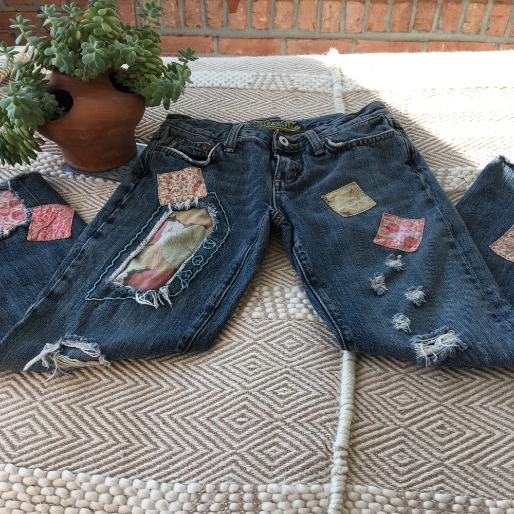Miss Me Jeans Patchwork and Applique Cropped Jeans